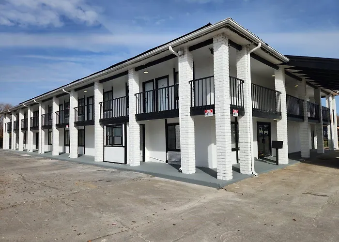 Travelodge By Wyndham Tulsa