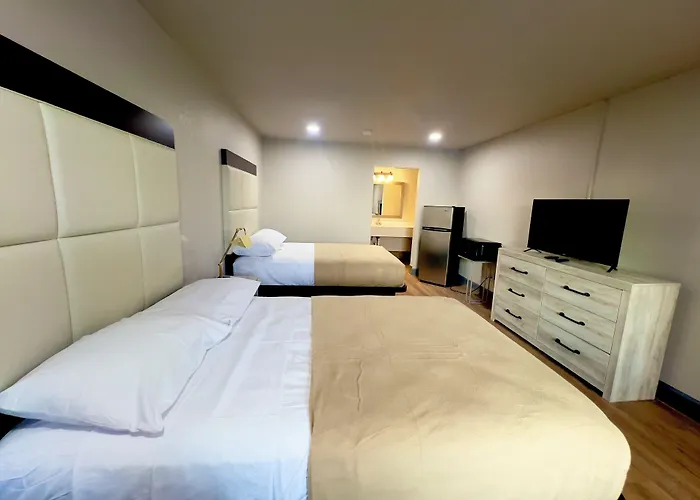 Travelodge By Wyndham Hotel Tulsa