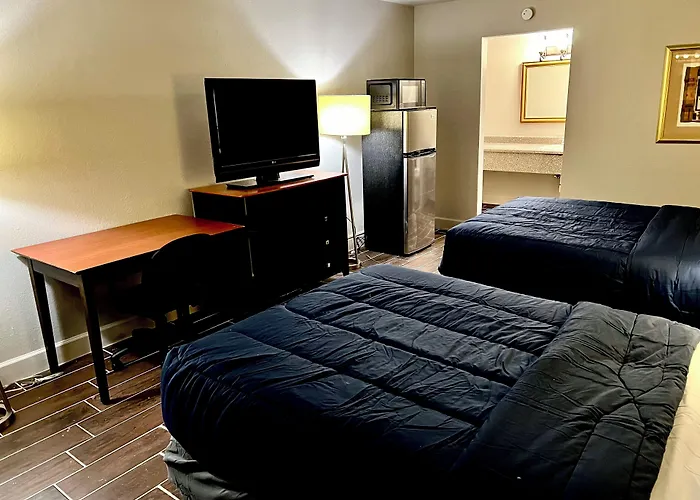 Travelodge By Wyndham Hotel Tulsa