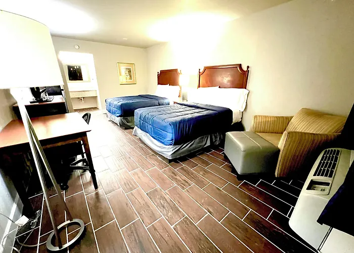 Travelodge By Wyndham Hotel 2*