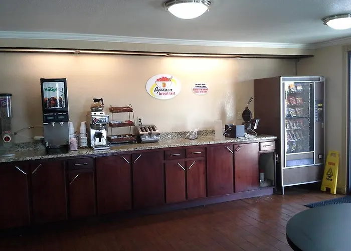 Travelodge By Wyndham Hotel Tulsa